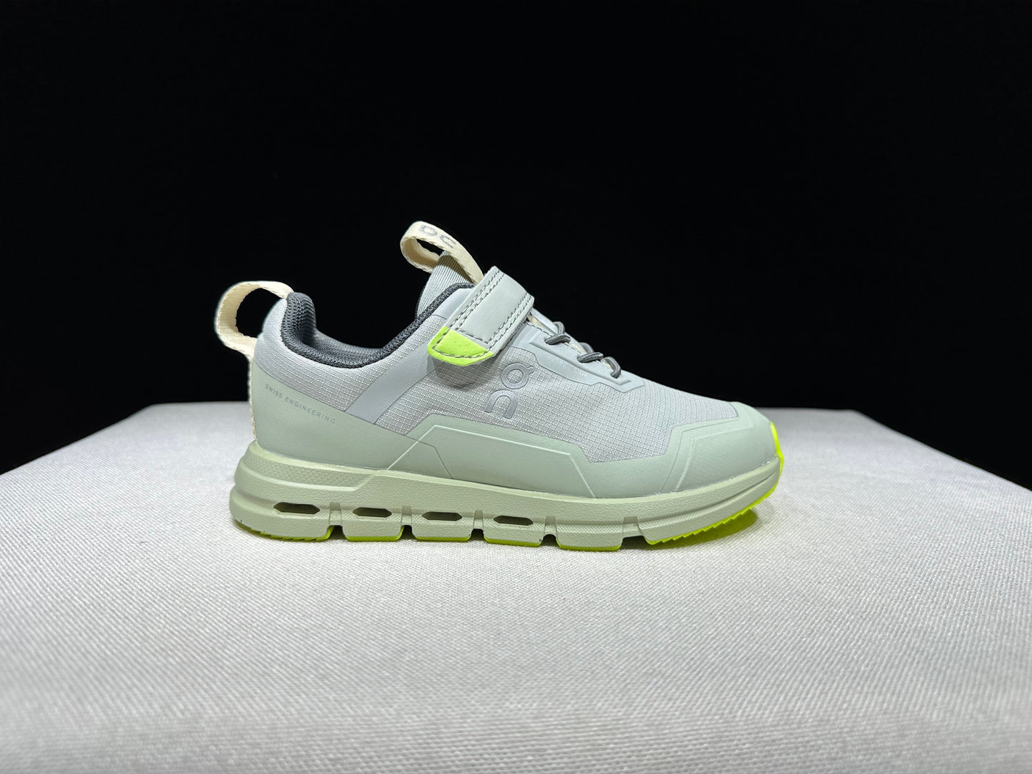 On Cloudhero Low Waterproof kid's