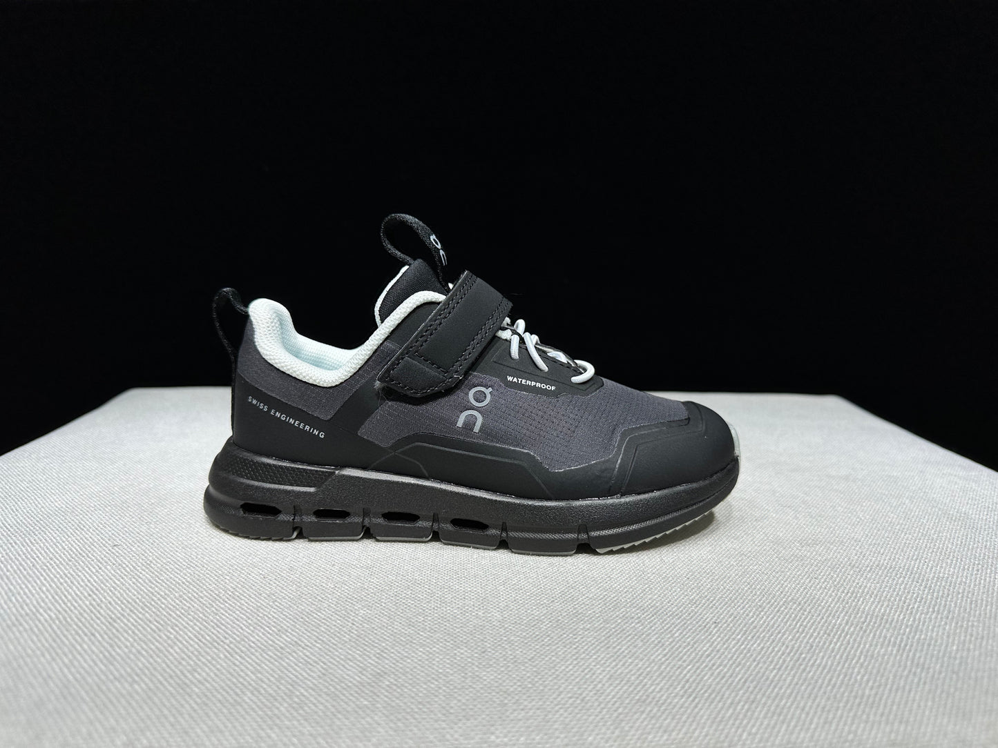 On Cloudhero Low Waterproof kid's